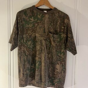 Men’s vintage trebark camo pocket tee size large